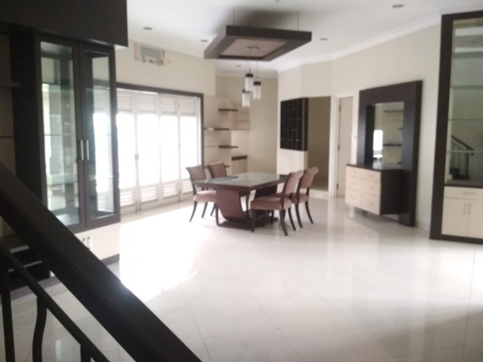 Rumah disewakan di Meadow Green Lippo Cikarang